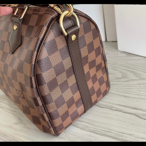 💫Auth. LV speedy 25B💫 - Picture 3 of 4